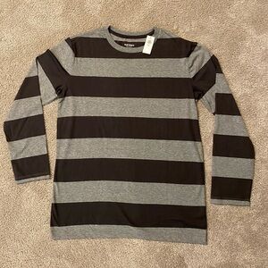 NWT Old Navy brand soft cotton long sleeve tee. Boys XXL / 18.